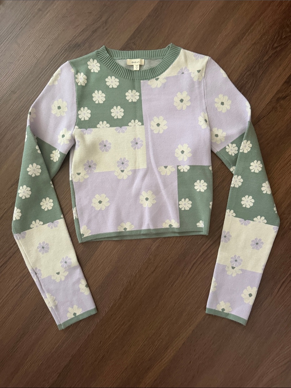 debut Sage Green & Lavender Floral Patchwork Cropped Sweater. Like new condition